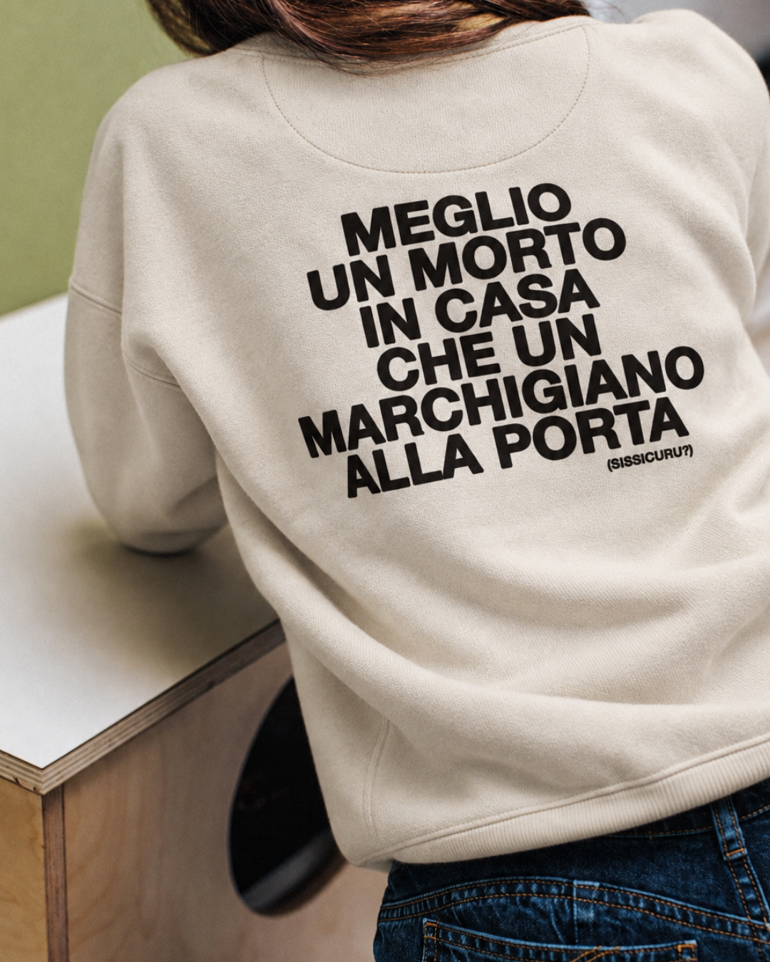 Felpa donna “Meglio un morto in casa che un marchigiano alla porta (sissicuru?)”