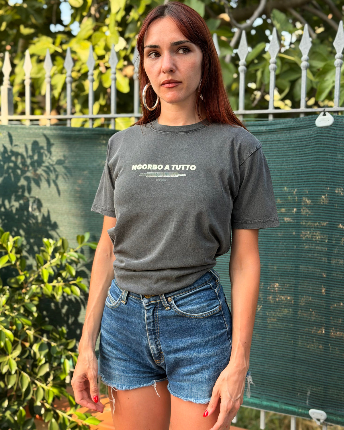 T-shirt unisex slavata "Ngorbo a tutto" (premium)